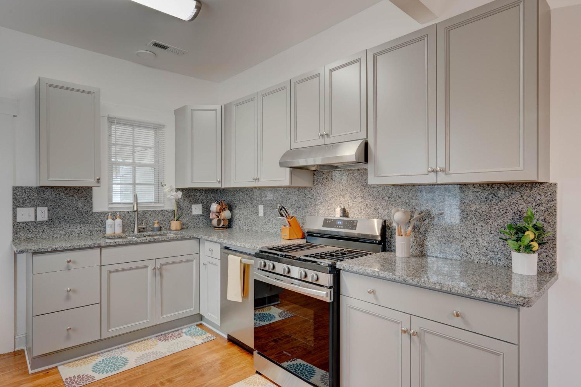 Peaceful Park Circle Getaway Villa Charleston Bagian luar foto