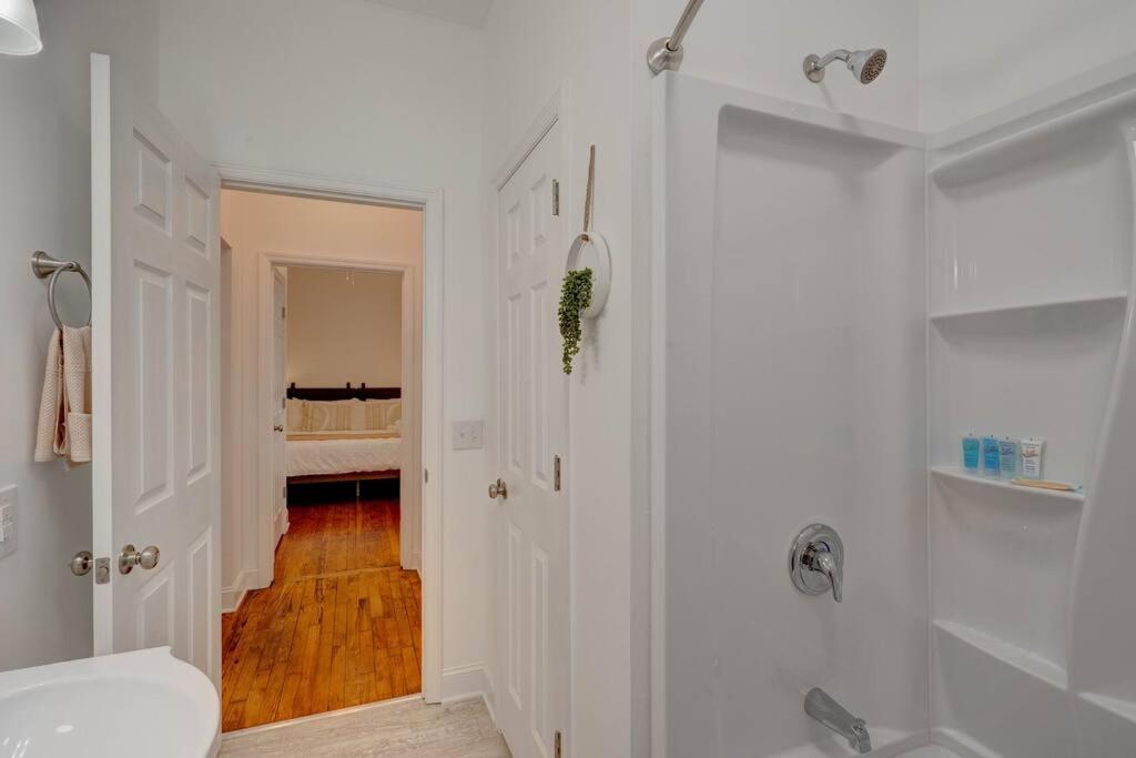 Peaceful Park Circle Getaway Villa Charleston Bagian luar foto
