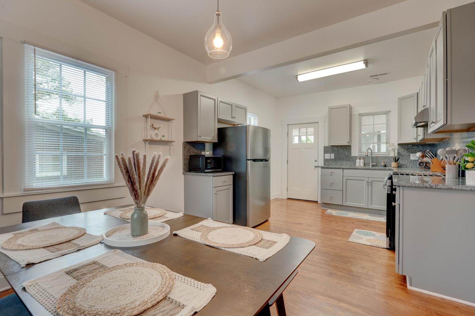 Peaceful Park Circle Getaway Villa Charleston Bagian luar foto